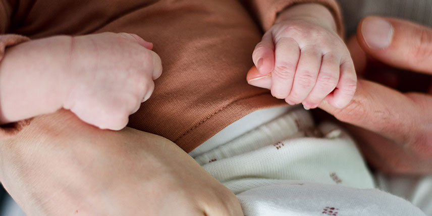 anleitung-zur-babymassage-eine-zaertliche-zuwendung-fuer-ihr-baby-in-kinderhaus